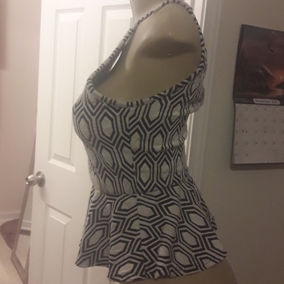 A’gaci Black& White Peplum Top Medium - Picture 4 of 5